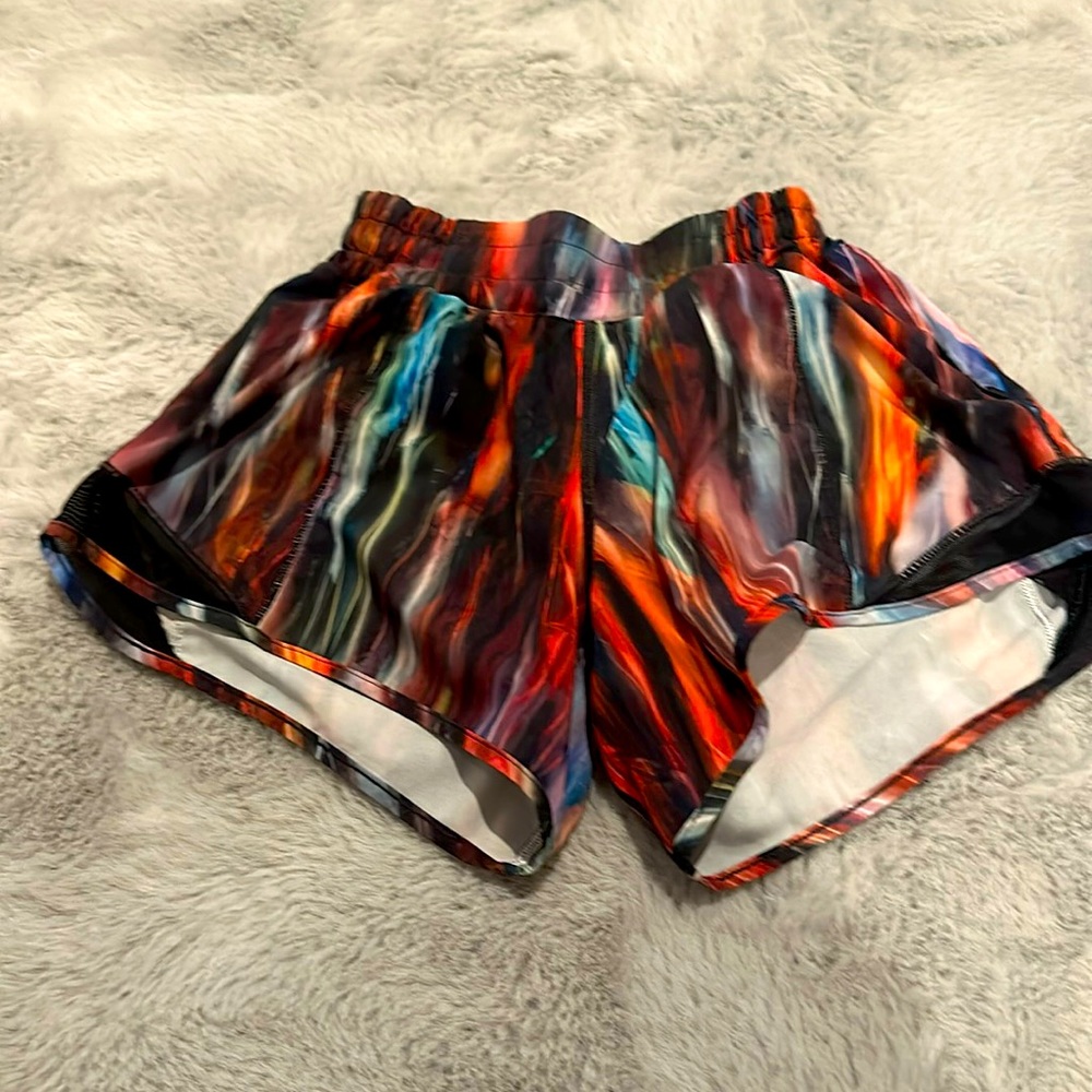 EXTREMELY RARE lululemon hotty hot shorts